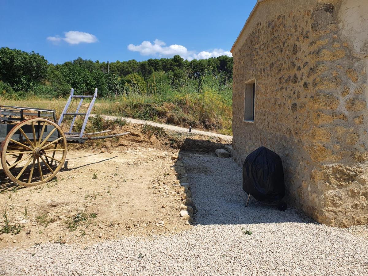 Bastide Bellugue Maison d'hôtes à La Ferme à 3 minutes de Lourmarin Bed and Breakfast Cadenet Esterno foto